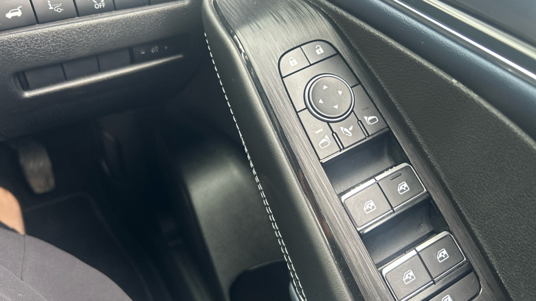 Nissan Qashqai 1.3 DiG-T MH Tekna 5dr Petrol Hatchback